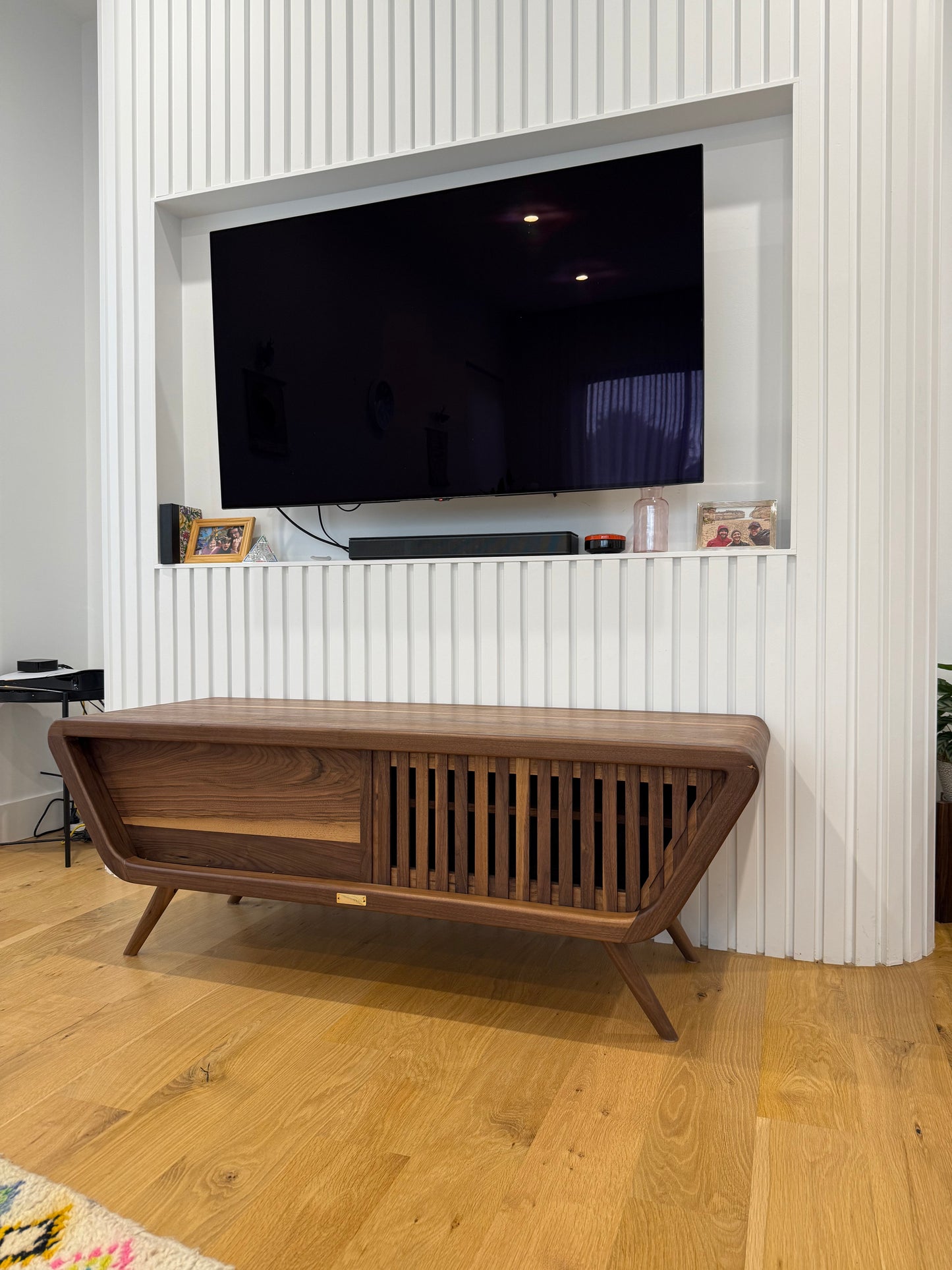 Valentina Console- Low