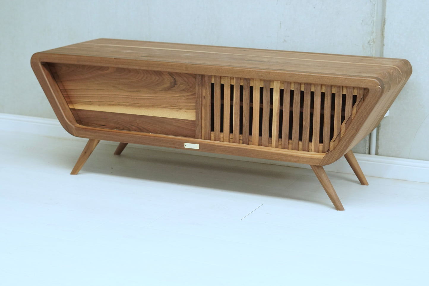 Valentina Console- Low